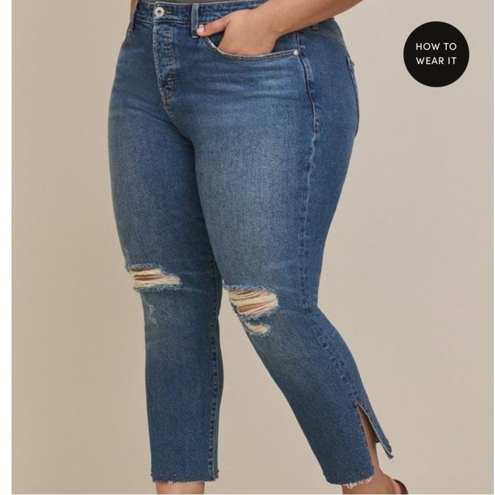 Torrid 18R stud distressed jeans Great used condition no flawsButton fly